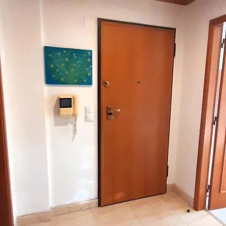 Excellent House Near Lisbon Алмада