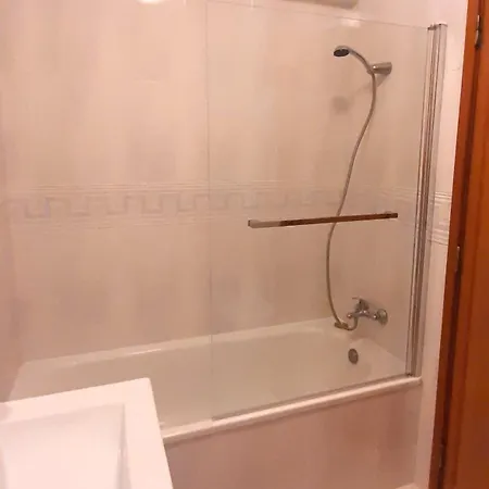 Апартаменты Excellent House Near Lisbon Алмада