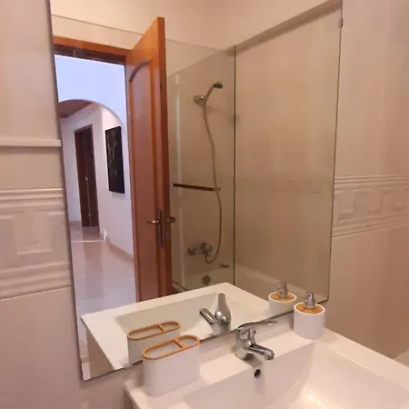 Excellent House Near Lisbon * Алмада