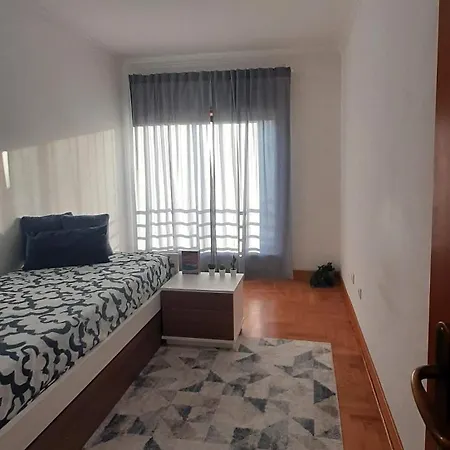 Excellent House Near Lisbon Алмада