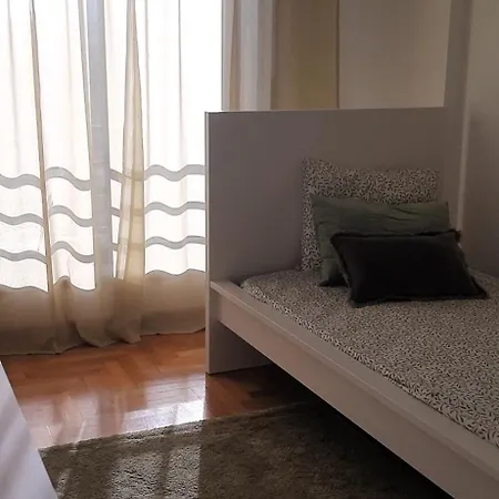 Excellent House Near Lisbon Апартаменты Алмада