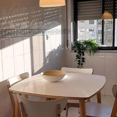 Апартаменты Excellent House Near Lisbon Алмада