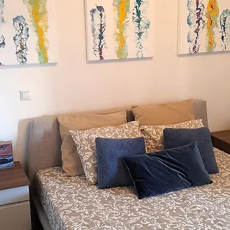 Excellent House Near Lisbon Апартаменты Алмада